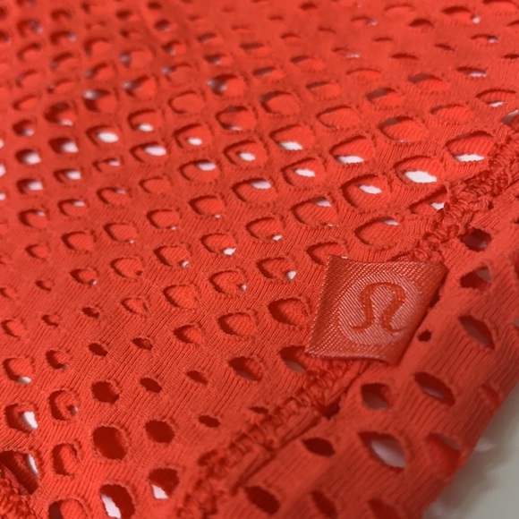 LULULEMON SWEAT YOUR HEART OUT SHORT SLEEVE - SIZE 6 - Picture 2 of 5